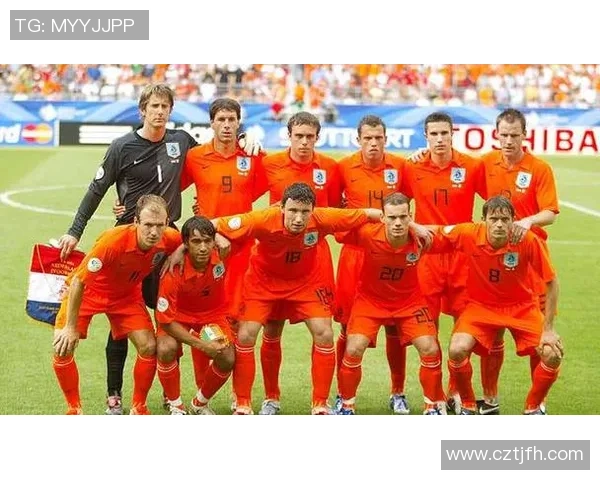 范大将军带领荷兰足球再创辉煌 他的传奇故事和赛场表现引人注目