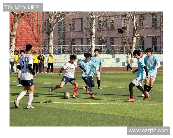 青春绿茵闪耀未来帅气小球星追逐梦想的热血足球之路